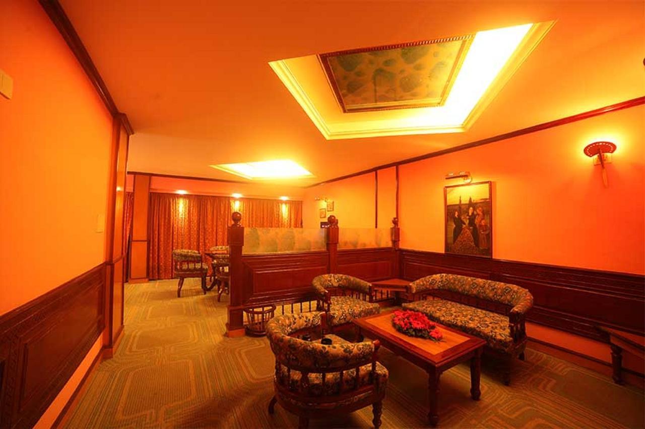 Hotel The Surya, Cochin Angamaly Zewnętrze zdjęcie