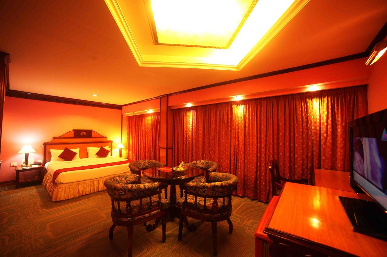 Hotel The Surya, Cochin Angamaly Zewnętrze zdjęcie