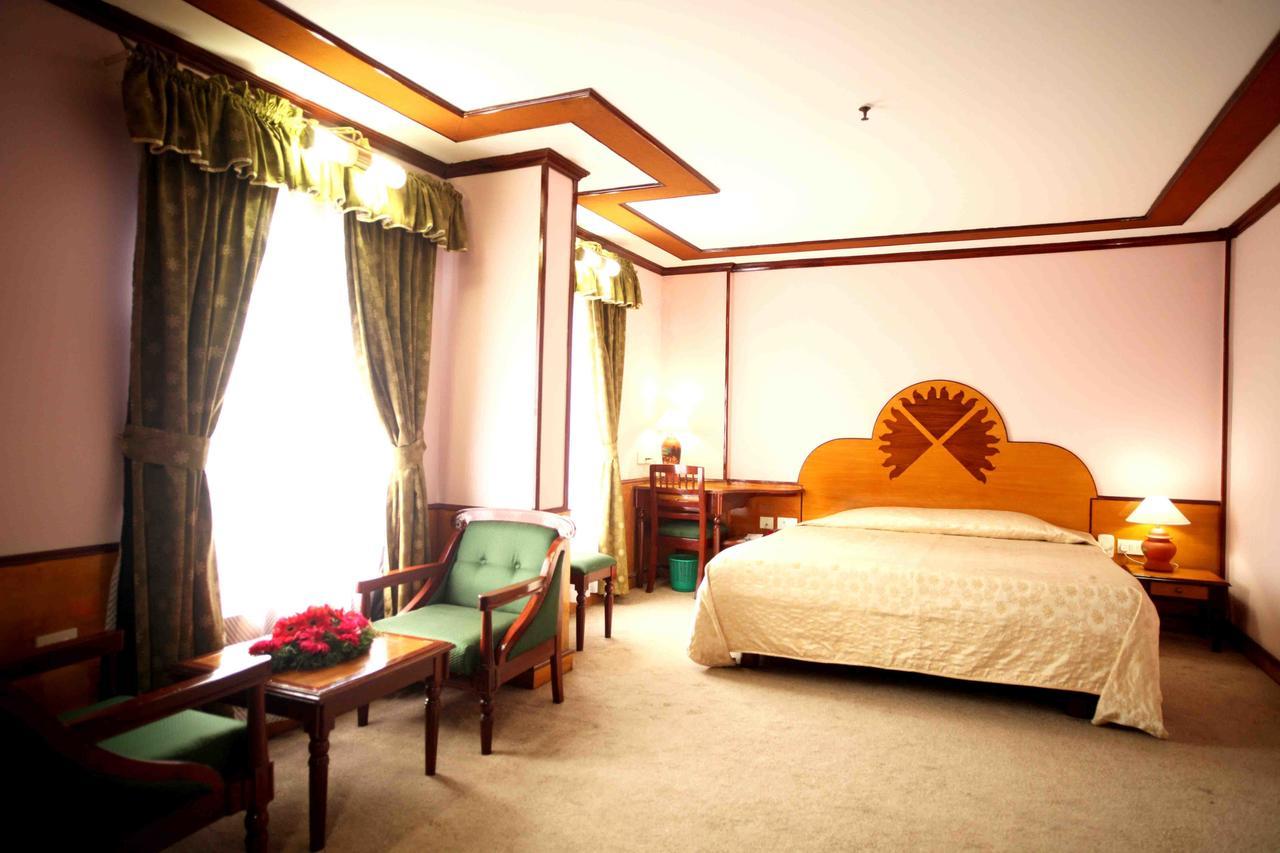 Hotel The Surya, Cochin Angamaly Zewnętrze zdjęcie
