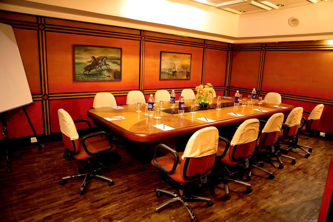 Hotel The Surya, Cochin Angamaly Zewnętrze zdjęcie